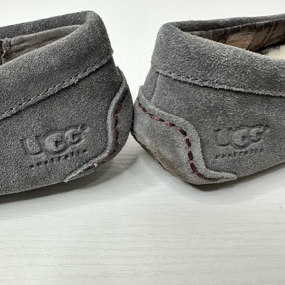 UGG Women’s Lizzy Mocassin Slip On Shoes Size 7 - Picture 10 of 12